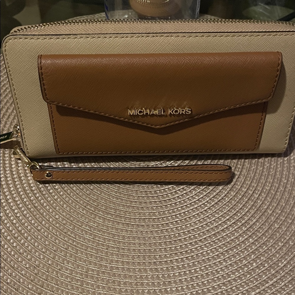 Michael Kors Beige and Brown Wristlet Wallet. NWOT
